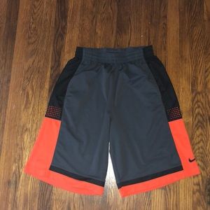 Nike Dri Fit Shorts size L
